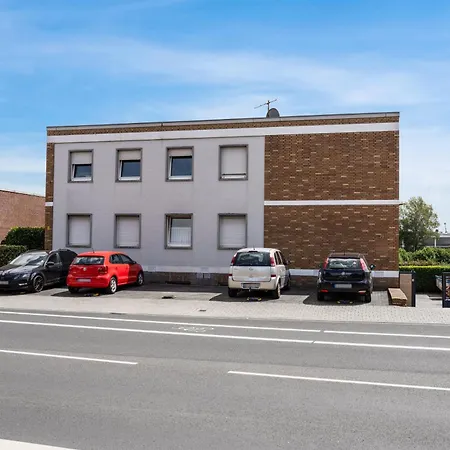 Daire 150qm 8 Personen Neuss, Duesseldorf Mit Terrasse, Parkplatz, Kueche Neuss