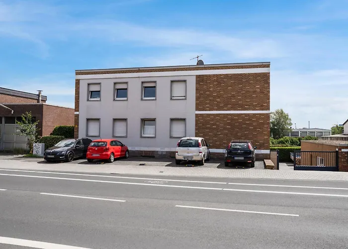 Lejlighed 150qm 8 Personen Neuss, Duesseldorf Mit Terrasse, Parkplatz, Kueche Neuss