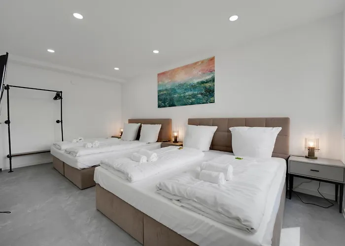 Lejlighed 150qm 8 Personen Neuss, Duesseldorf Mit Terrasse, Parkplatz, Kueche *